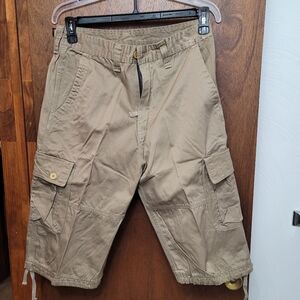 NWOT.  Hollister Cargo Shorts.   Size 32.  (345)